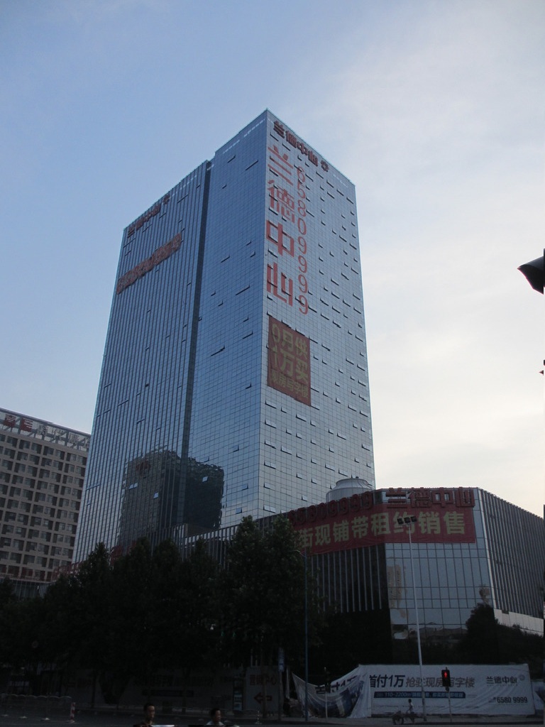 四川德陽(yáng)市外墻鋁板施工_德陽(yáng)市鋁塑板制作安裝_重慶航鴻幕墻裝飾設(shè)計(jì)有限公司