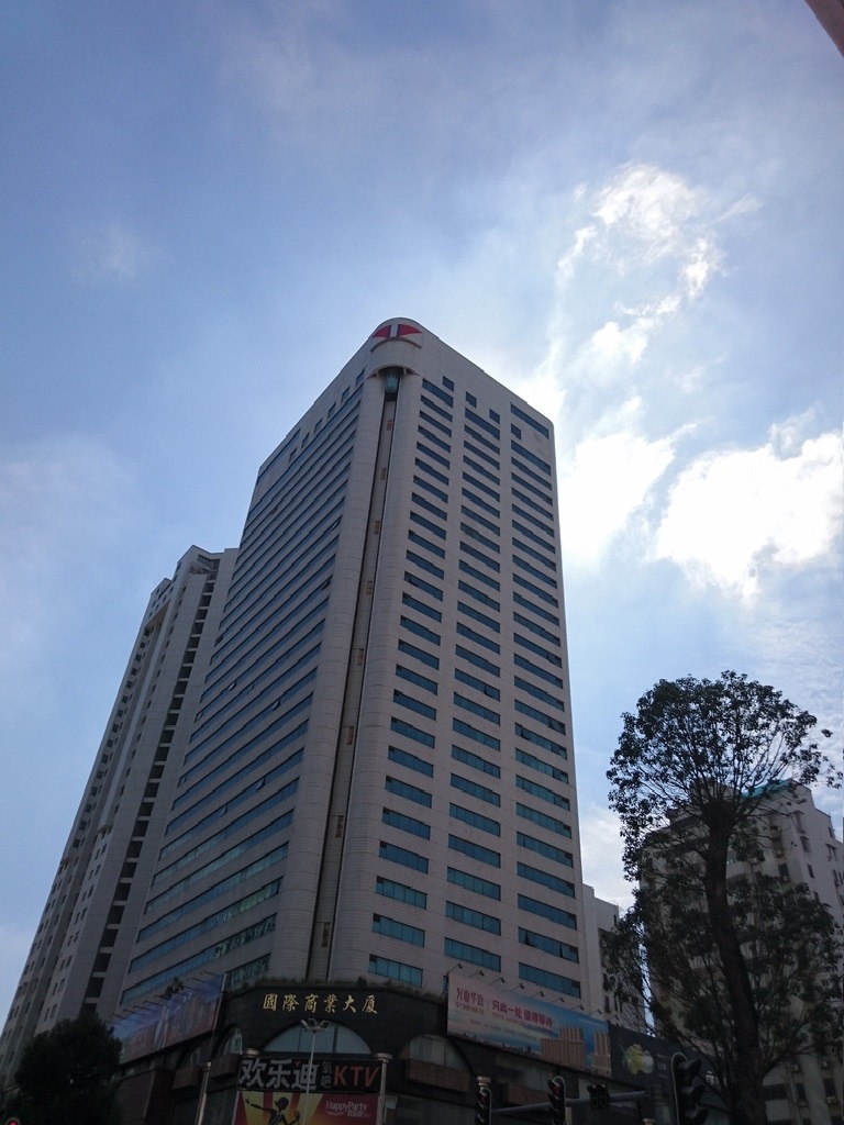 四川西昌市外墻鋁板施工_西昌市鋁塑板制作安裝_重慶航鴻幕墻裝飾設(shè)計(jì)有限公司