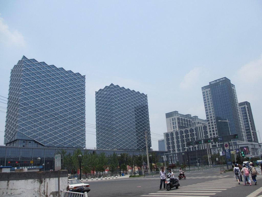 四川德陽(yáng)市外墻鋁板施工_德陽(yáng)市鋁塑板制作安裝_重慶航鴻幕墻裝飾設(shè)計(jì)有限公司