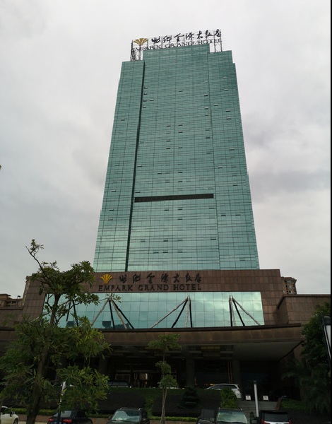 貴州遵義市外墻鋁板施工_遵義市鋁塑板制作安裝_重慶航鴻幕墻裝飾設(shè)計有限公司