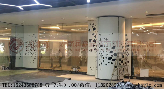 長沙沖孔鋁單板,長沙鋁方通,長沙鋁扣板,長沙鋁圓管,勾搭龍骨,A字龍骨,沖孔龍骨