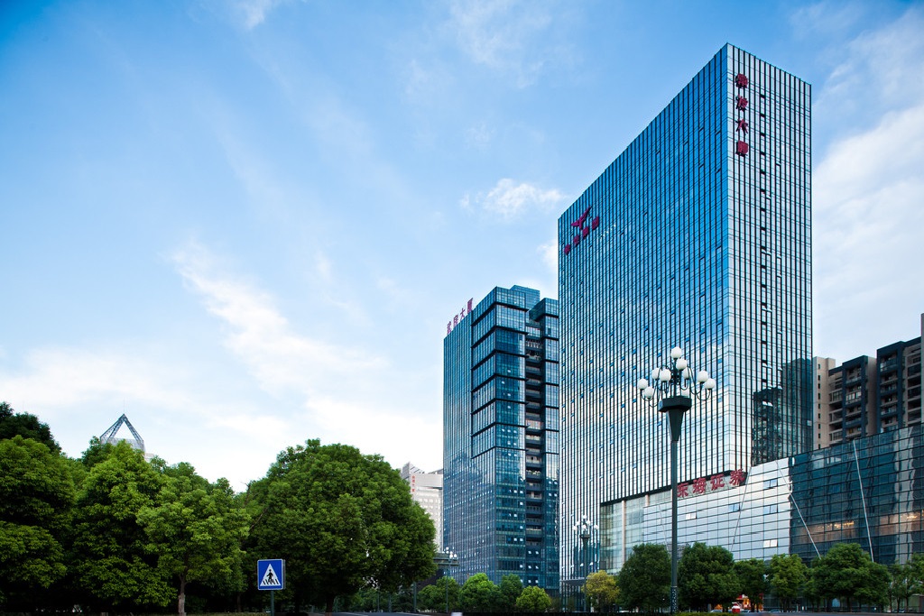 四川資陽(yáng)市外墻鋁板施工_資陽(yáng)市鋁塑板制作安裝_重慶航鴻幕墻裝飾設(shè)計(jì)有限公司