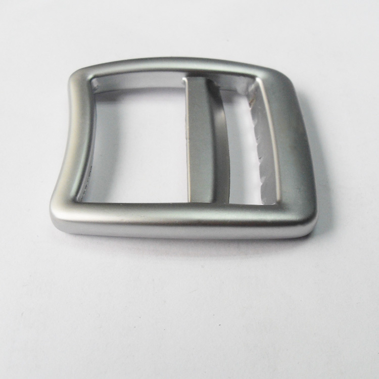 恩創(chuàng)-快接連接器殼體壓鑄件，引用先進生產(chǎn)檢測設(shè)備，專業(yè)設(shè)計與生產(chǎn)一體化