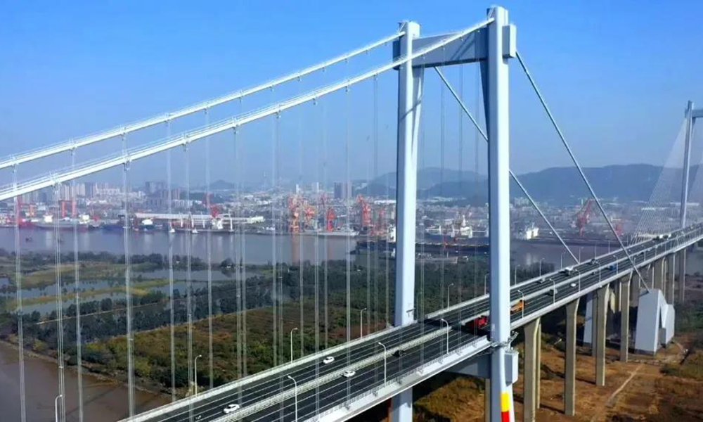 海虹老人為黃埔大橋、O2潮汐能渦輪機等項目提供防護與維修方案