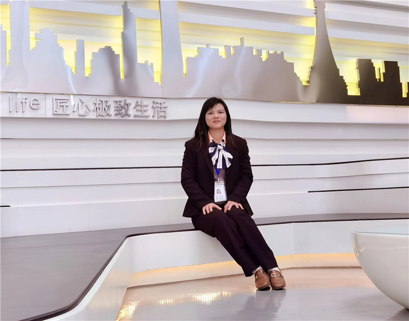 致敬鋁業(yè)新青年丨偉業(yè)鋁廠梁美嬋：科研路漫漫，上下而求索