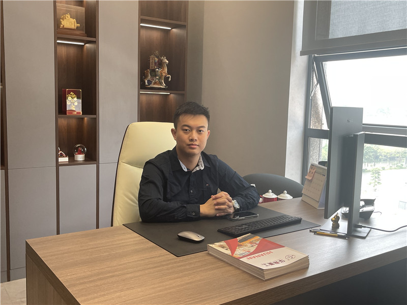 致敬鋁業(yè)新青年丨華南鍛造曾慶煒：青年不凡，理想當(dāng)燃