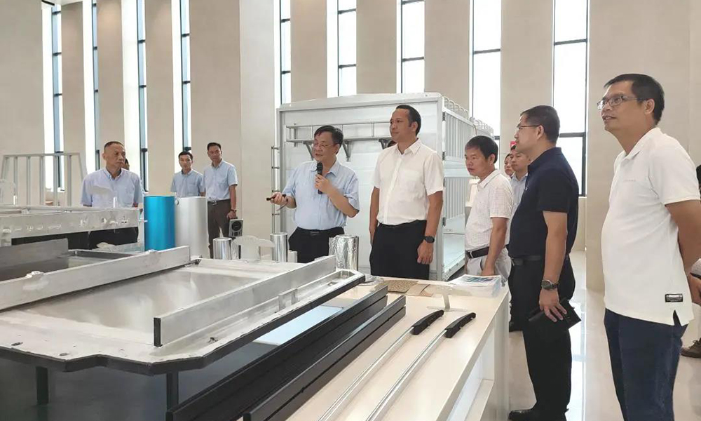 邕寧區(qū)委書記梁國祿率隊(duì)到南南鋁集團(tuán)開展走訪服務(wù)企業(yè)活動