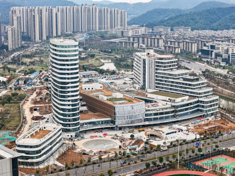 讓建筑與城市共榮：鳳鋁助力“國(guó)企第一高樓”建設(shè)