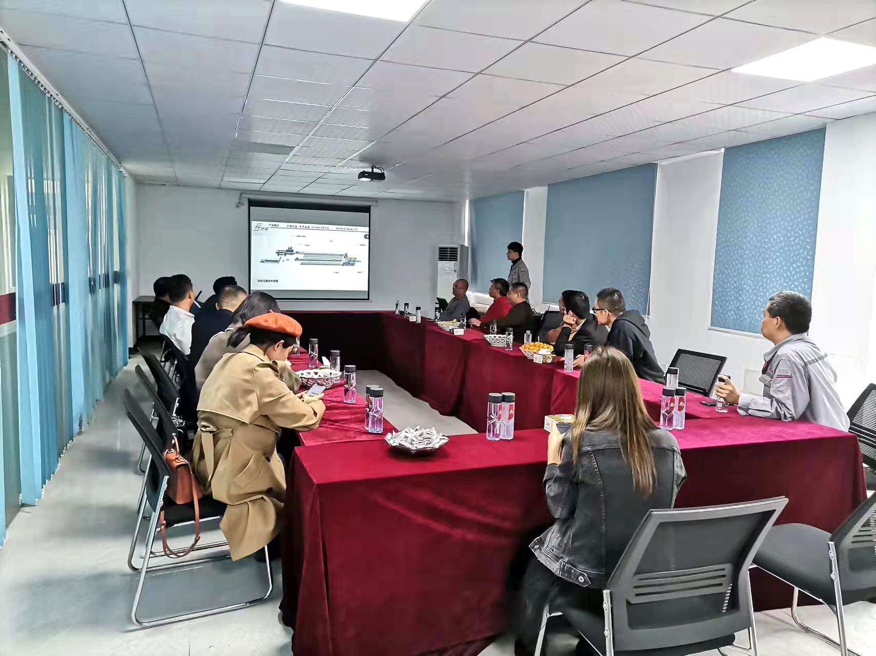 佛山吳川商促會(huì)2022“企業(yè)暖春行動(dòng)”調(diào)研組走進(jìn)賽福智能裝備