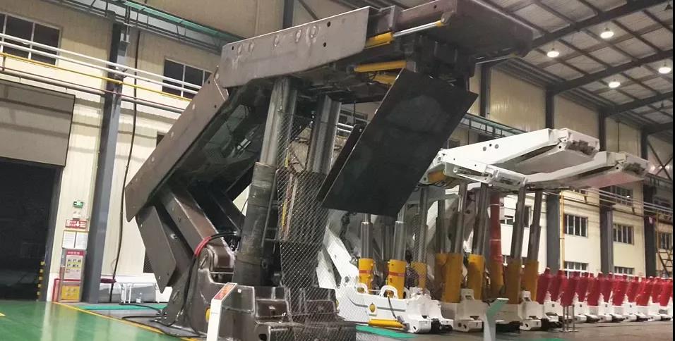 兗礦東華重工完成10米超大采高液壓支架組裝工作