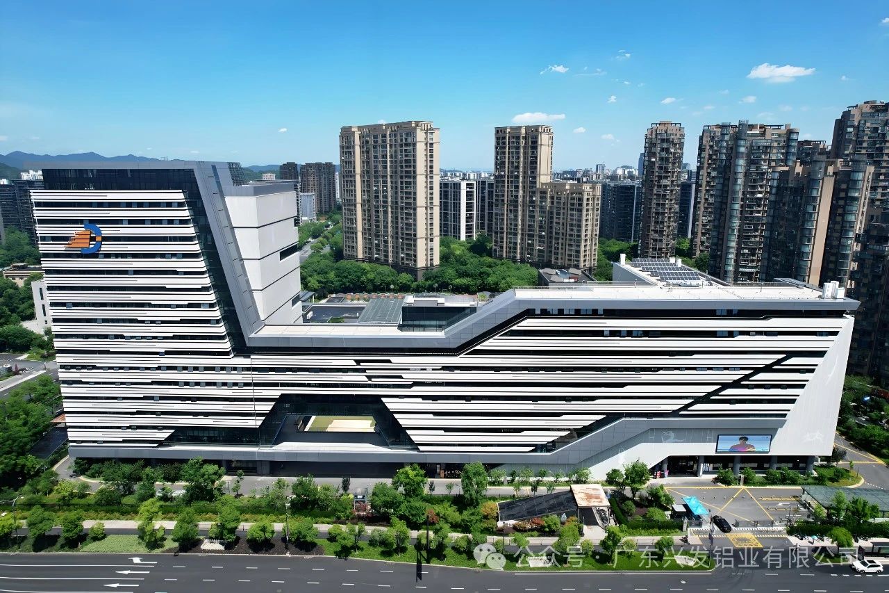 魯班獎工程！興發(fā)鋁業(yè)賦能杭州市全民健身中心，共筑城市活力新地標
