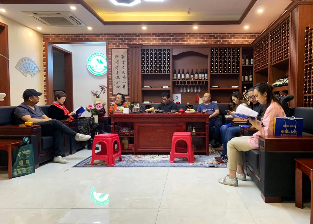 中國家具協(xié)會(huì)、中國涂料工業(yè)協(xié)會(huì)與全鋁家居協(xié)會(huì)探討產(chǎn)業(yè)集群發(fā)展！.jpg
