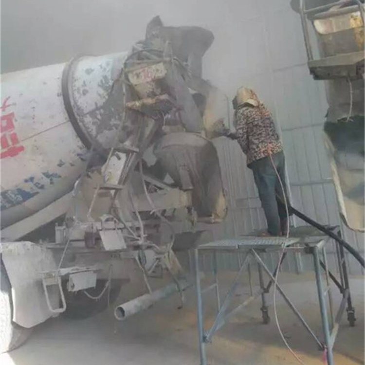 攪拌車噴砂清理圖.jpg