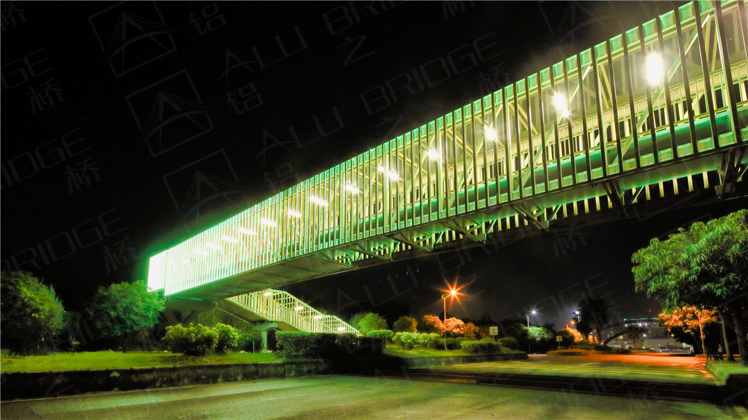 肇慶亞鋁工業(yè)城鋁合金人行天橋 (1)_副本.jpg