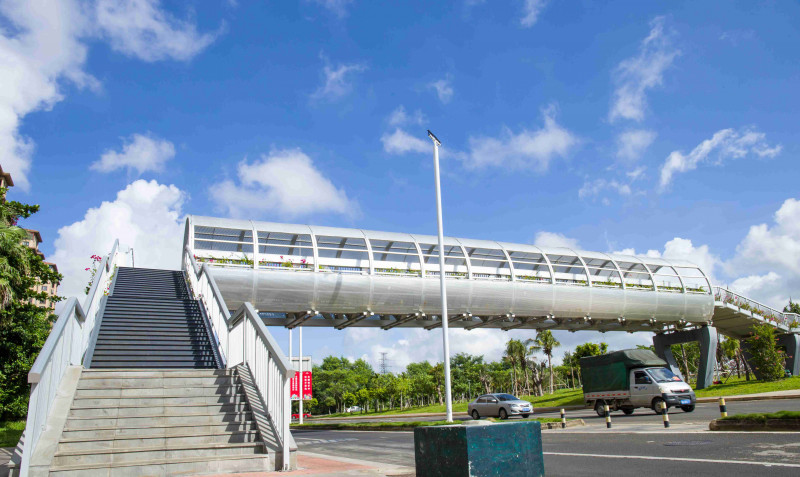 鳳翔東路與濱江西路交叉口天橋