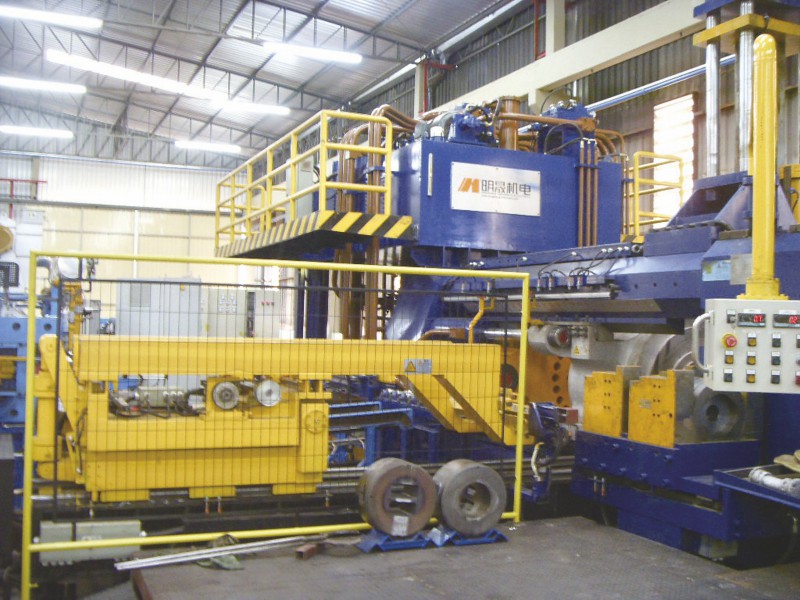 明晟2200T(8寸)單動(dòng)短行程擠壓機(jī)