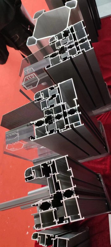 銀一百鋁材家裝成品門窗
