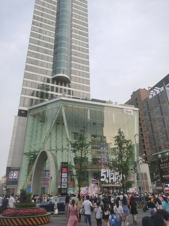 貴州省玻璃幕墻設(shè)計(jì)施工_貴陽市外墻玻璃維修更換_重慶航鴻幕墻裝飾設(shè)計(jì)有限公司