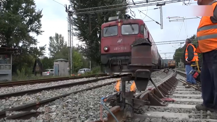 火車鋼軌原來是這樣無縫焊接的，軌道鋁熱焊接來了解一下