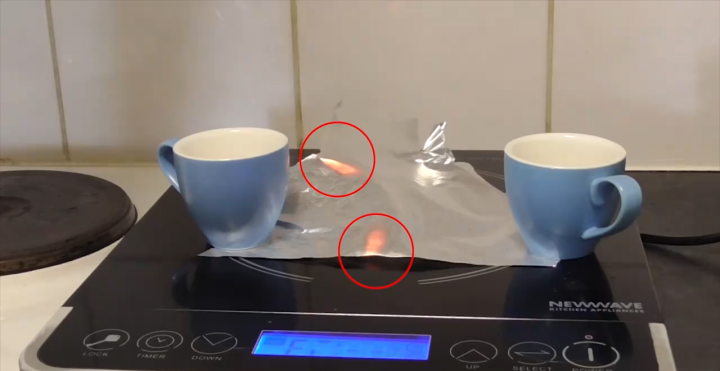為什么電磁爐不能用鋁鍋？鋁箔紙放在上面，難得一見(jiàn)的現(xiàn)象發(fā)生了